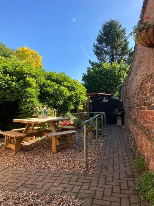 Wingham Beautiful 500 Year Old Listed Kentish Cottage المظهر الخارجي الصورة